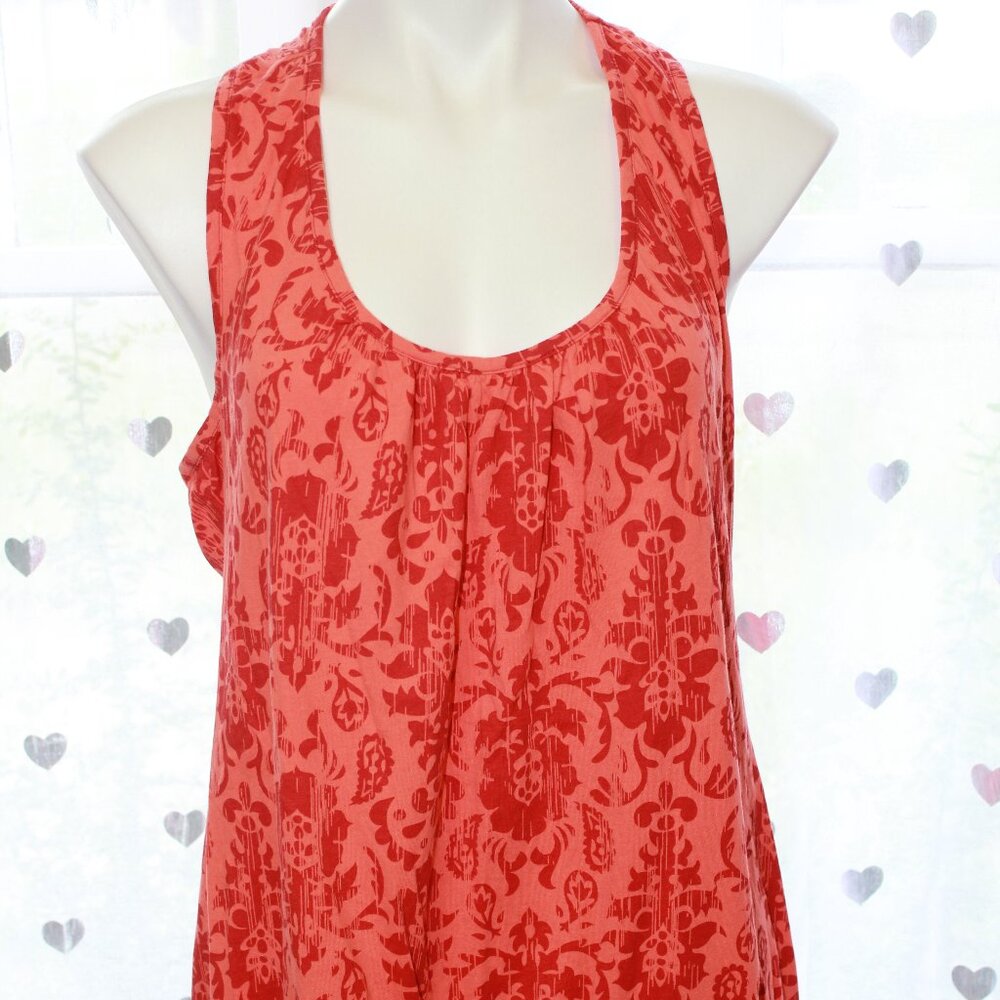 #326 Vanity Red Demask-esque Pattern Dressy Tank Size 2XL